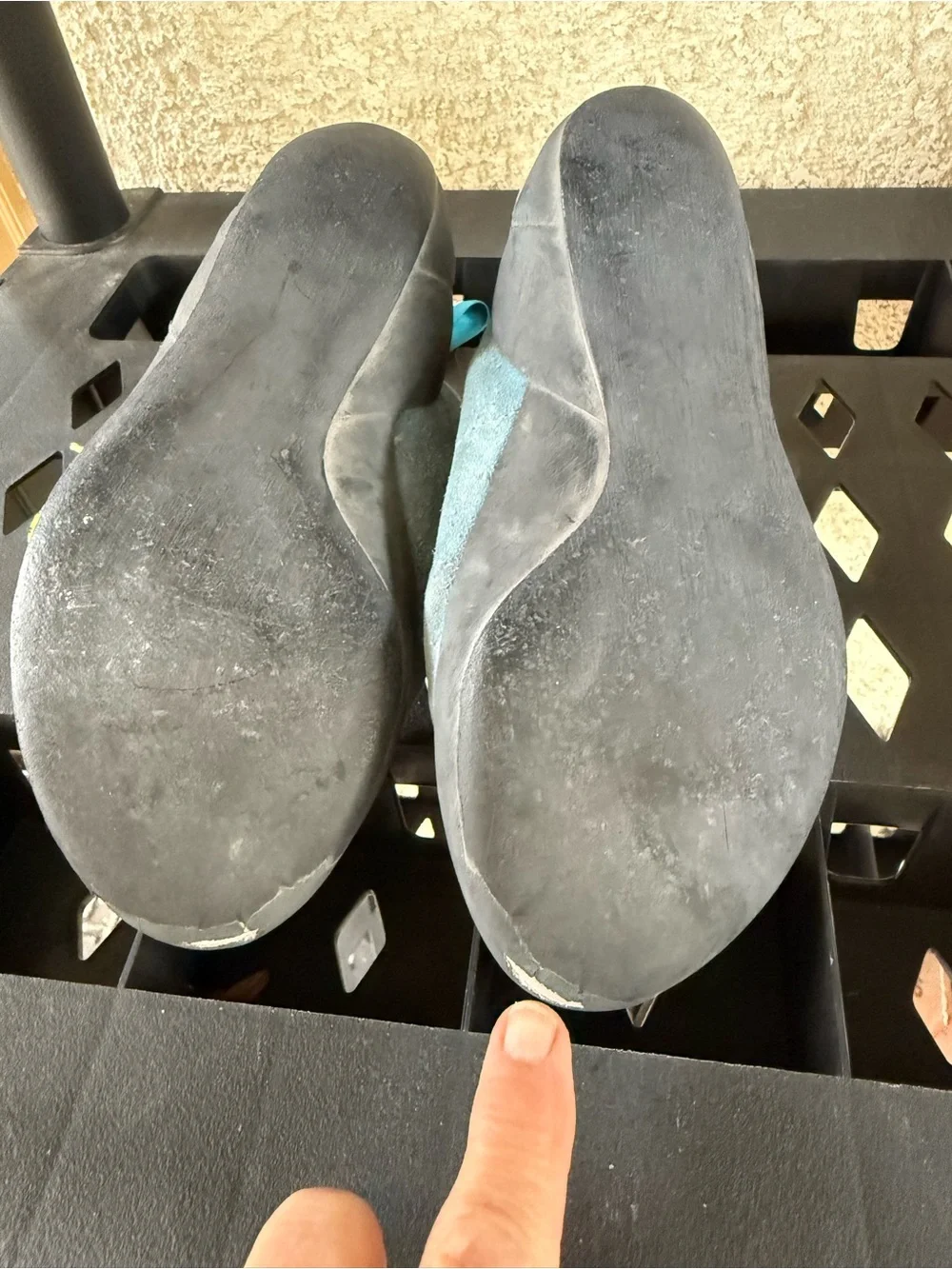 Scarpa helix rock